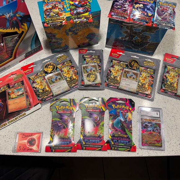 Pokemon LOT - Picture 2 of 3